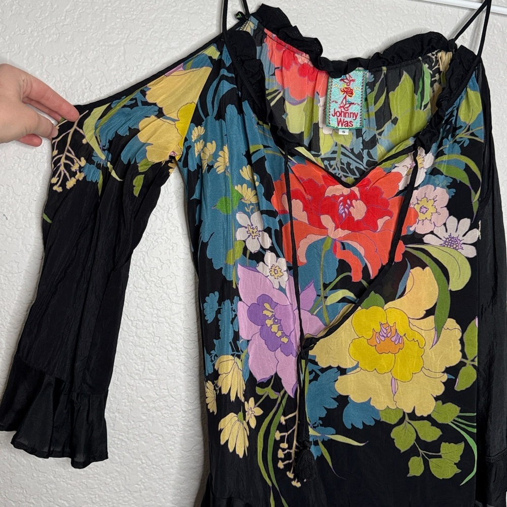 Johnny Was Fusion Cold Shoulder Black Floral Tunic Top Ruffle V Neck Spring SM - Picture 4 of 9